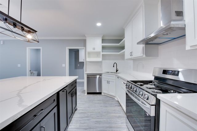 10622 Rustling Oaks Drive, Conroe, TX 77303