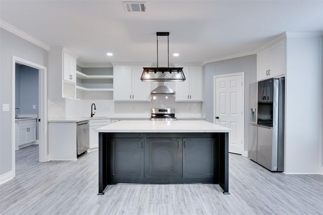 10622 Rustling Oaks Drive, Conroe, TX 77303