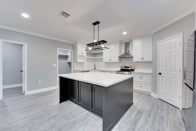 10622 Rustling Oaks Drive, Conroe, TX 77303