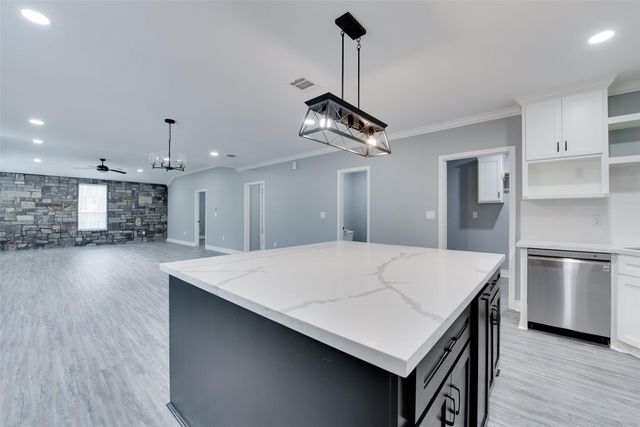 10622 Rustling Oaks Drive, Conroe, TX 77303