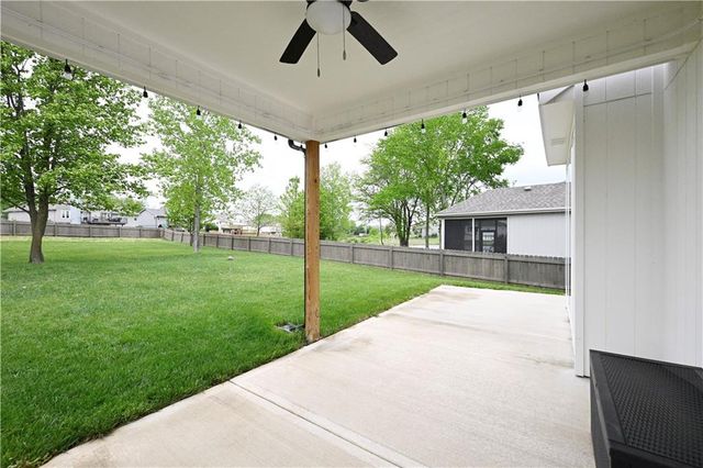 10420 N Flora Avenue, Kansas City, MO 64155