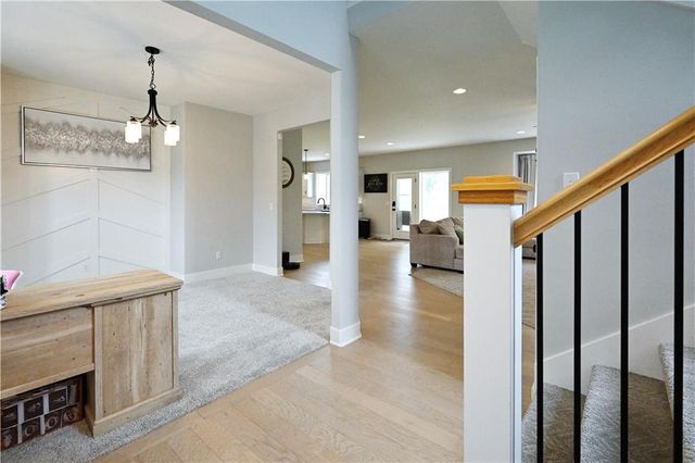 10420 N Flora Avenue, Kansas City, MO 64155