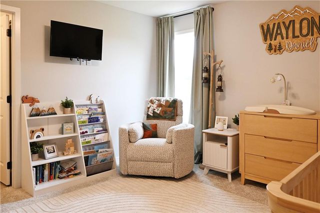 10420 N Flora Avenue, Kansas City, MO 64155