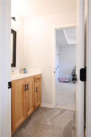 10420 N Flora Avenue, Kansas City, MO 64155