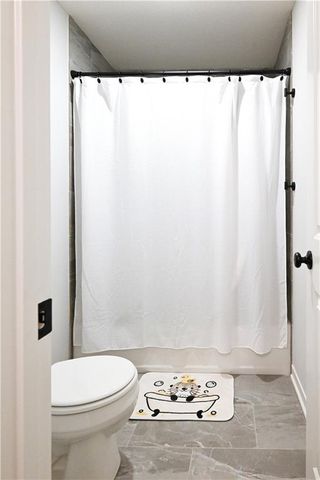 10420 N Flora Avenue, Kansas City, MO 64155