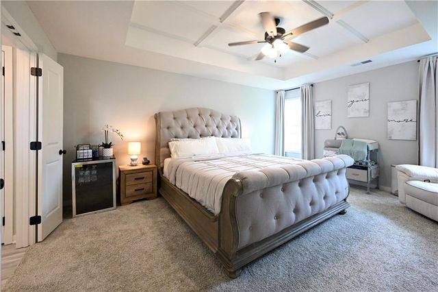 10420 N Flora Avenue, Kansas City, MO 64155