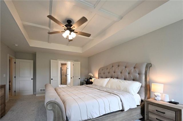 10420 N Flora Avenue, Kansas City, MO 64155