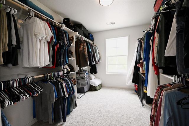 10420 N Flora Avenue, Kansas City, MO 64155