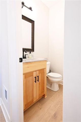 10420 N Flora Avenue, Kansas City, MO 64155