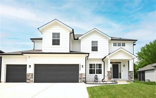 10420 N Flora Avenue, Kansas City, MO 64155