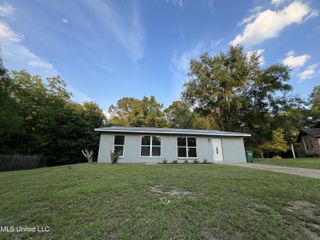 2112 Woodside Drive, Gautier, MS 39553