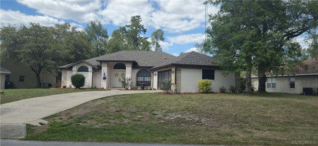 27 Grass Street, Homosassa, FL 34446