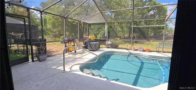 27 Grass Street, Homosassa, FL 34446