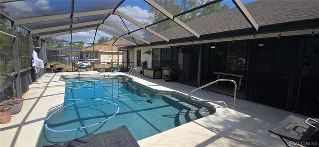 27 Grass Street, Homosassa, FL 34446