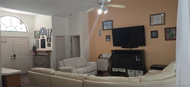 27 Grass Street, Homosassa, FL 34446