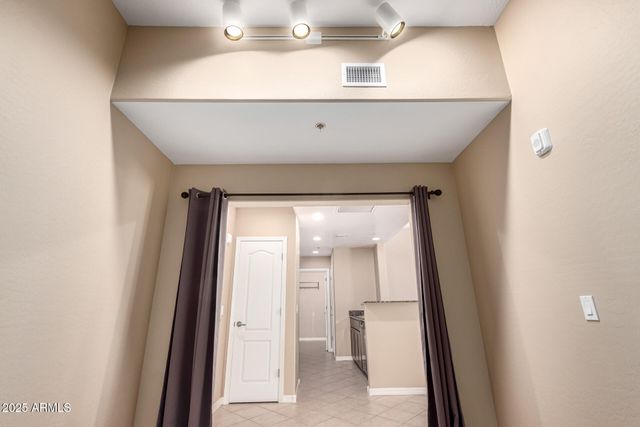 2302 N CENTRAL Avenue 207, Phoenix, AZ 85004