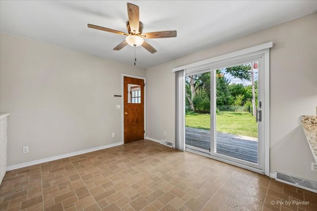 136 Scott Drive, East Dundee, IL 60118