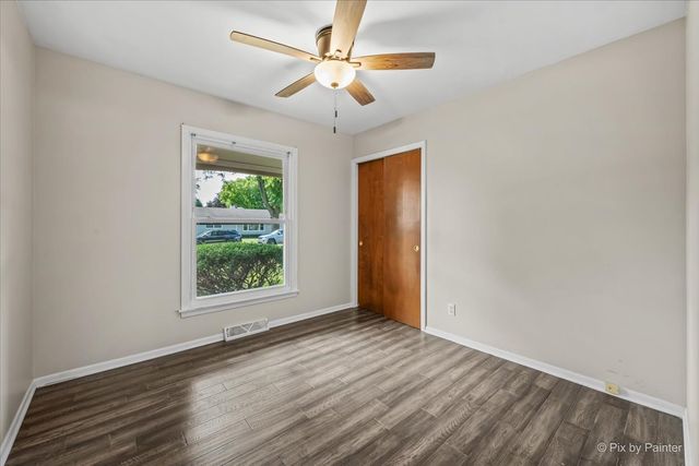 136 Scott Drive, East Dundee, IL 60118