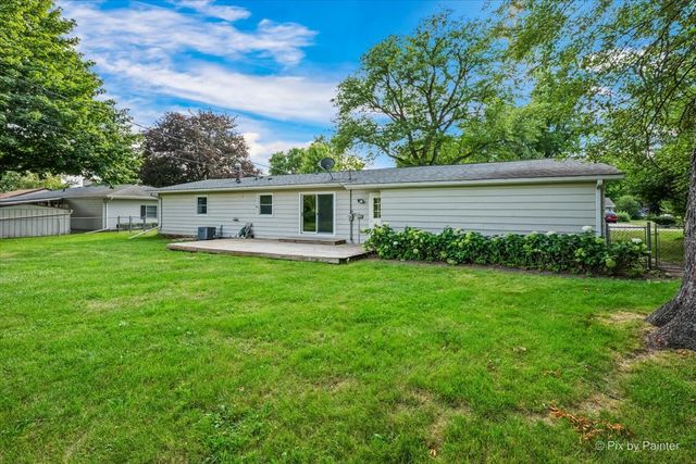 136 Scott Drive, East Dundee, IL 60118