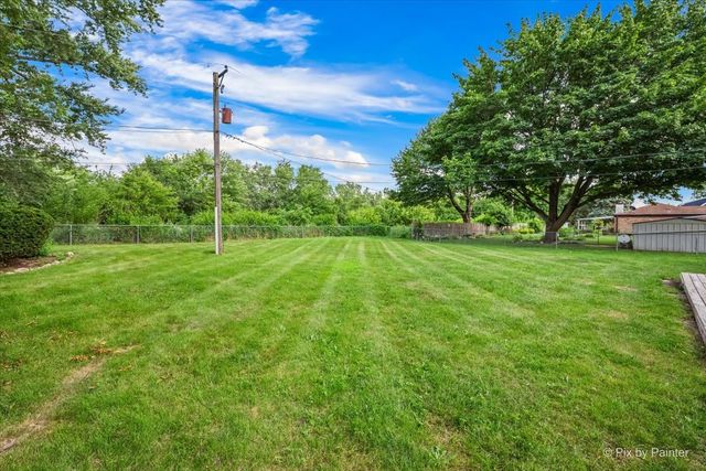 136 Scott Drive, East Dundee, IL 60118