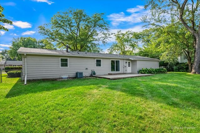 136 Scott Drive, East Dundee, IL 60118