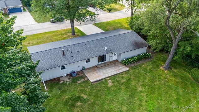 136 Scott Drive, East Dundee, IL 60118