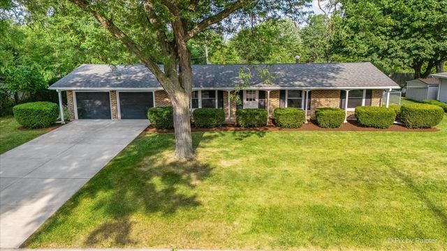 136 Scott Drive, East Dundee, IL 60118