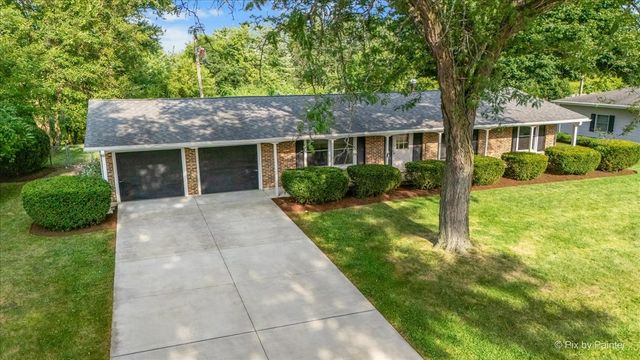136 Scott Drive, East Dundee, IL 60118