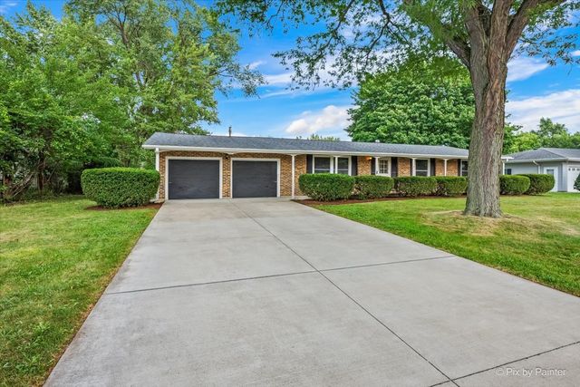 136 Scott Drive, East Dundee, IL 60118