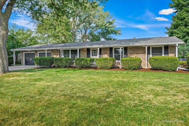 136 Scott Drive, East Dundee, IL 60118
