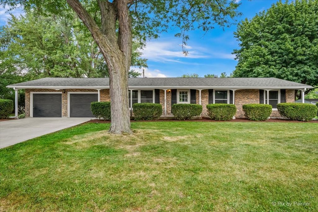 136 Scott Drive, East Dundee, IL 60118