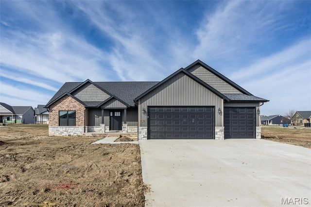 224 George Bush Boulevard, Troy, IL 62294