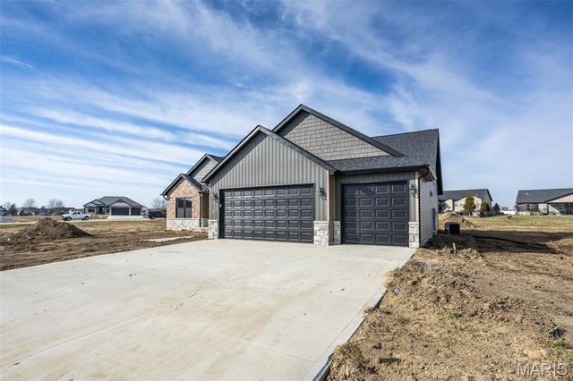 224 George Bush Boulevard, Troy, IL 62294