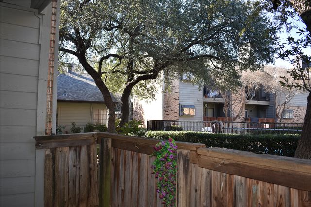 5335 Bent Tree Forest Drive 102, Dallas, TX 75248