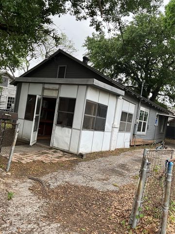 7310 Texas Street, Houston, TX 77011