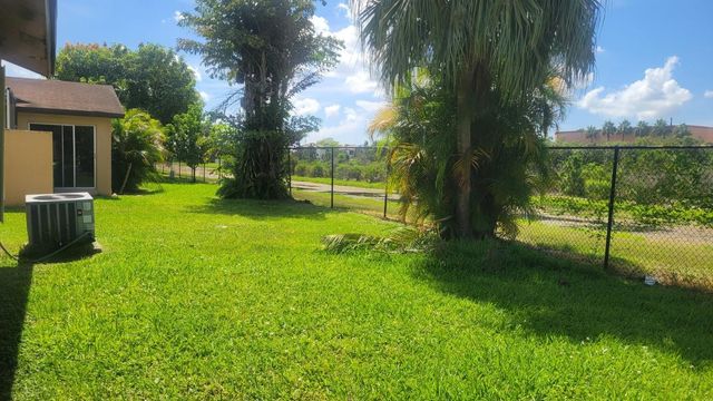 9520 W Daffodil Lane, Miramar, FL 33025