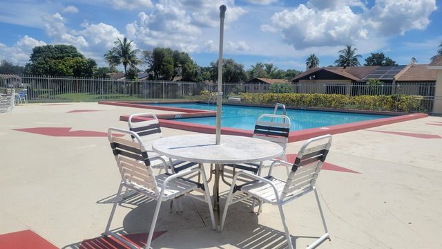 9520 W Daffodil Lane, Miramar, FL 33025