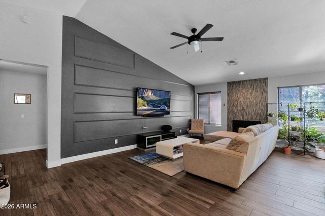 410 S JAY Street, Chandler, AZ 85225