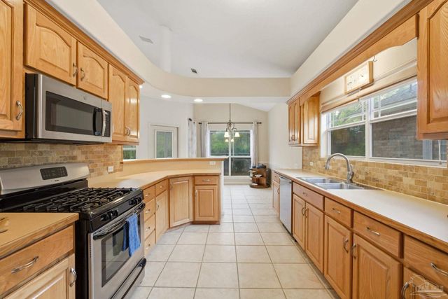 9915 Rail Cir, Pensacola, FL 32507