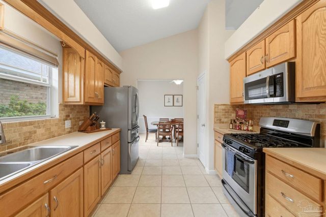 9915 Rail Cir, Pensacola, FL 32507