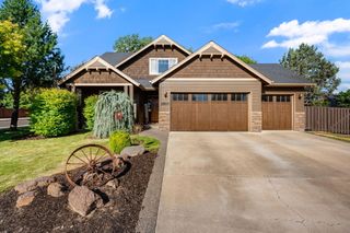 2910 NW Canyon Drive, Redmond, OR 97756