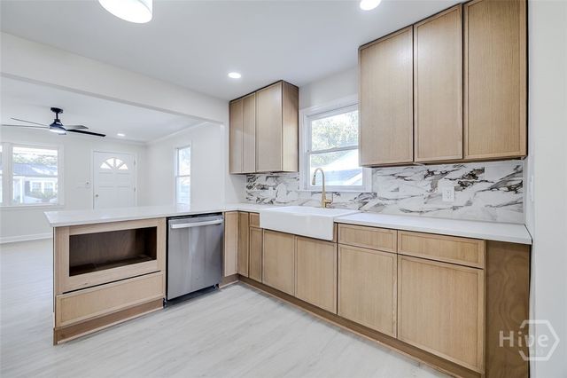 2110 E 56th Street, Savannah, GA 31406