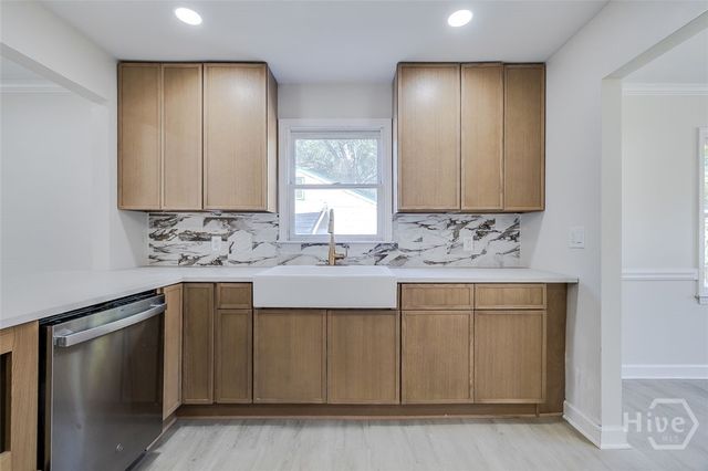 2110 E 56th Street, Savannah, GA 31406