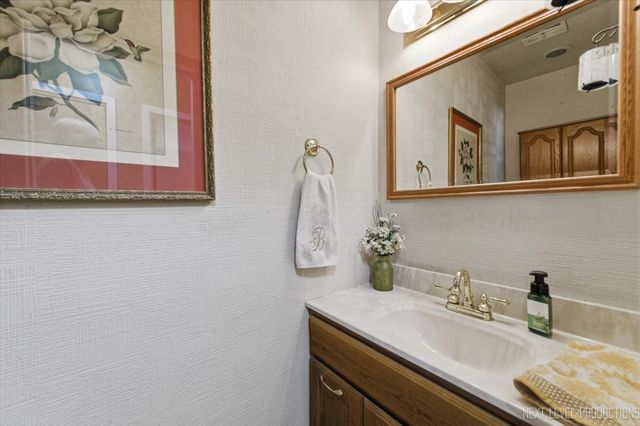 1N255 Prairie Avenue, Glen Ellyn, IL 60137
