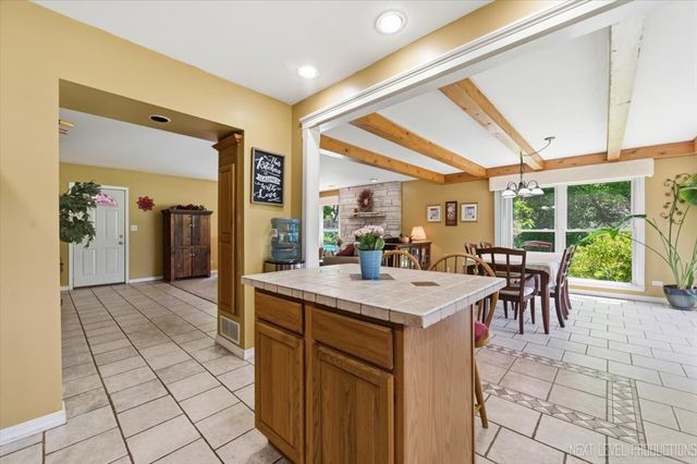 1N255 Prairie Avenue, Glen Ellyn, IL 60137