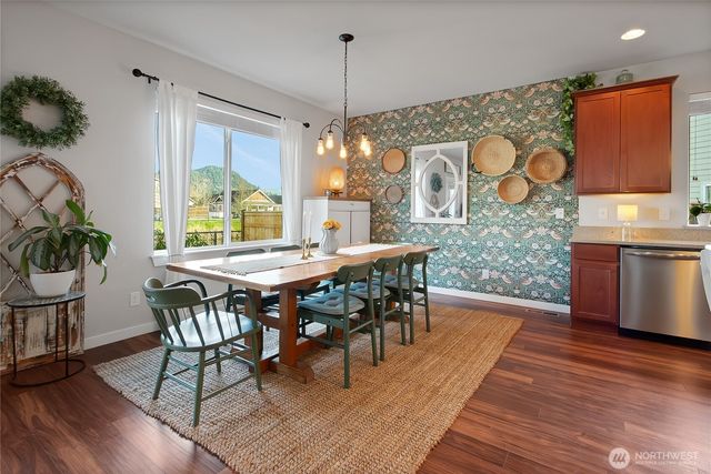 385 Bruhn Lane N, Enumclaw, WA 98022