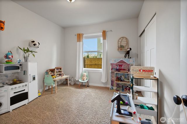 385 Bruhn Lane N, Enumclaw, WA 98022