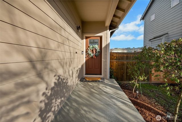 385 Bruhn Lane N, Enumclaw, WA 98022