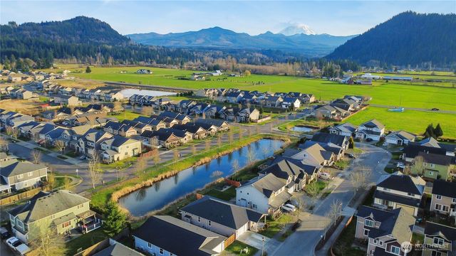 385 Bruhn Lane N, Enumclaw, WA 98022