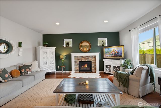 385 Bruhn Lane N, Enumclaw, WA 98022